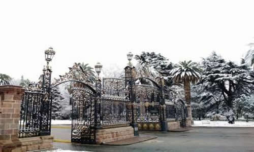 Portones Parque General San Martin Ciudad de Mendoza Argentina
